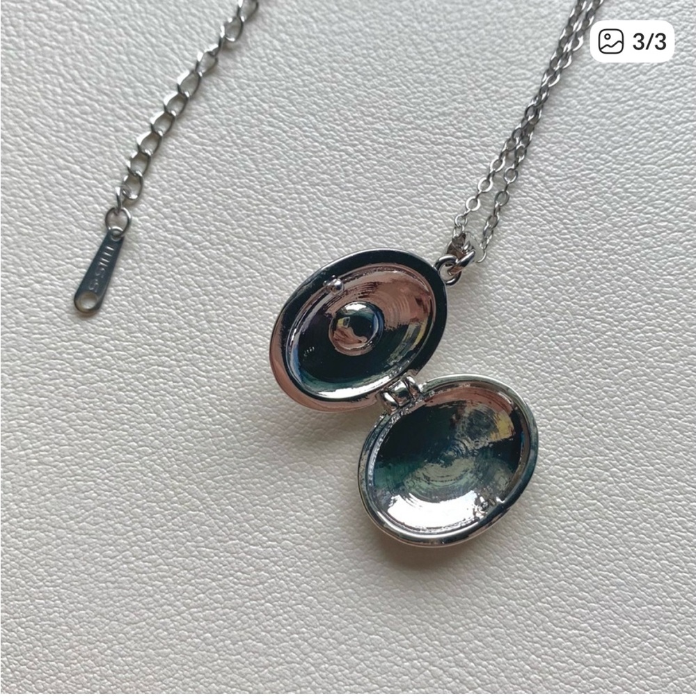 Elegant Pink and Silver Pendant Necklace - Picture 3 of 3